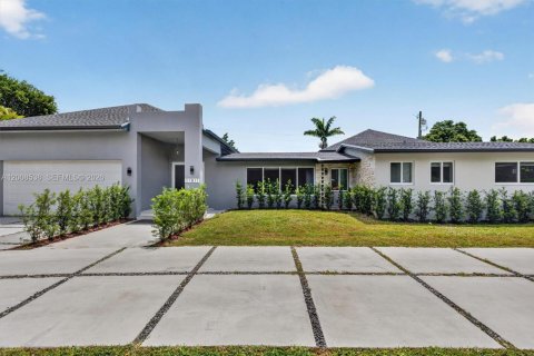 Villa ou maison à Miami, Floride 4 chambres, 299.52 m2 № 2073483