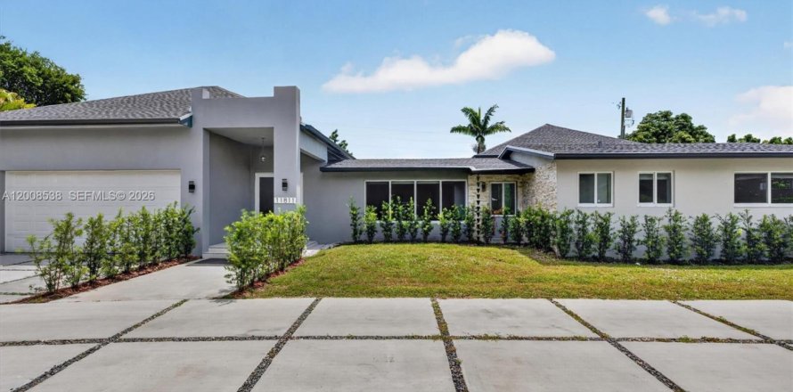 Villa ou maison à Miami, Floride 4 chambres, 299.52 m2 № 2073483