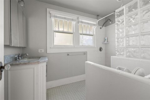 Casa en venta en Saint Petersburg, Florida, 4 dormitorios, 250.28 m2 № 1724155 - foto 16