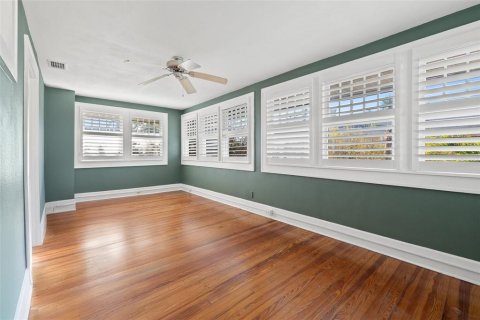 Casa en venta en Saint Petersburg, Florida, 4 dormitorios, 250.28 m2 № 1724155 - foto 17
