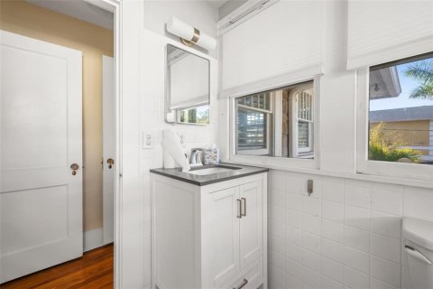 Casa en venta en Saint Petersburg, Florida, 4 dormitorios, 250.28 m2 № 1724155 - foto 18
