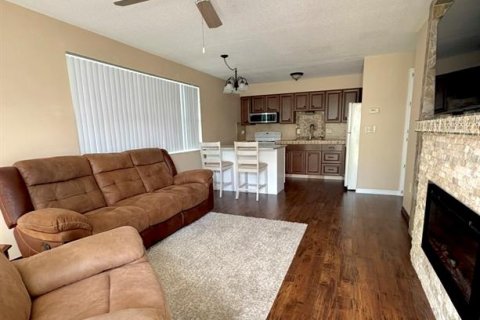 Condominio en alquiler en Holiday, Florida, 2 dormitorios, 76.64 m2 № 1796918 - foto 3