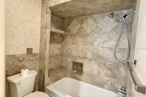 Condominio en alquiler en Holiday, Florida, 2 dormitorios, 76.64 m2 № 1796918 - foto 9