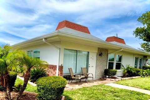 Condominio en alquiler en Holiday, Florida, 2 dormitorios, 76.64 m2 № 1796918 - foto 1