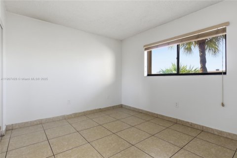 Снять в аренду кондоминиум в Майами, Флорида 2 спальни, 91.51м2, № 1965554 - фото 6