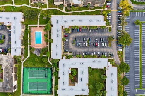 Снять в аренду кондоминиум в Майами, Флорида 2 спальни, 91.51м2, № 1965554 - фото 11