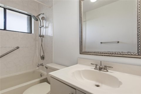 Снять в аренду кондоминиум в Майами, Флорида 2 спальни, 91.51м2, № 1965554 - фото 5