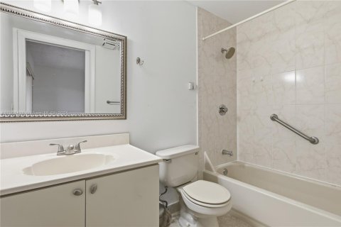 Снять в аренду кондоминиум в Майами, Флорида 2 спальни, 91.51м2, № 1965554 - фото 8