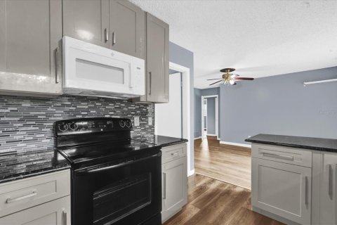Villa ou maison à vendre à Orlando, Floride: 4 chambres, 142.7 m2 № 1806842 - photo 4