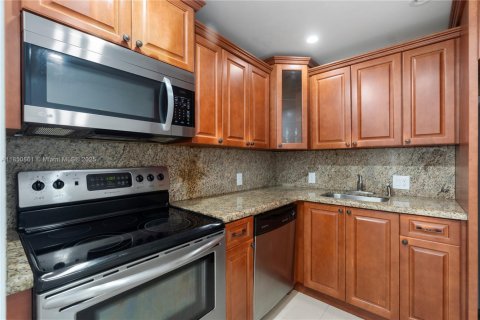 Condo in Aventura, Florida, 1 bedroom № 1961856 - photo 9