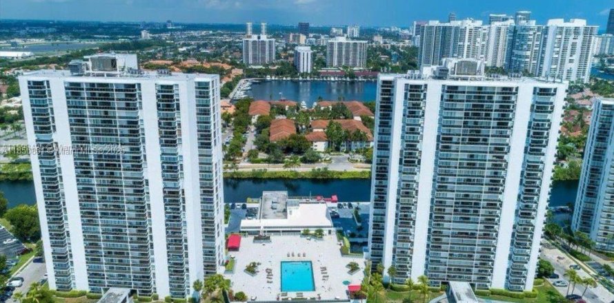 Condo in Aventura, Florida, 1 bedroom № 1961856