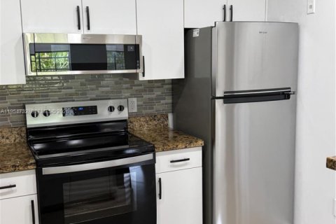 Condominio en alquiler en Miramar, Florida, 1 dormitorio, 65.03 m2 № 2020216 - foto 10