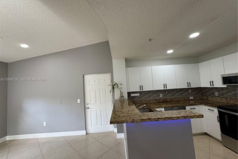 Condominio en alquiler en Miramar, Florida, 1 dormitorio, 65.03 m2 № 2020216 - foto 7