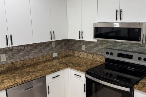 Condominio en alquiler en Miramar, Florida, 1 dormitorio, 65.03 m2 № 2020216 - foto 11