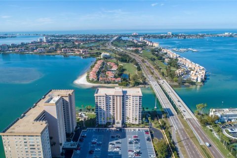 Condo in Saint Petersburg, Florida, 2 bedrooms  № 1578609 - photo 3