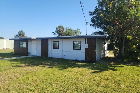 Commercial property in Punta Gorda, Florida 114.46 sq.m. № 1549156 - photo 5