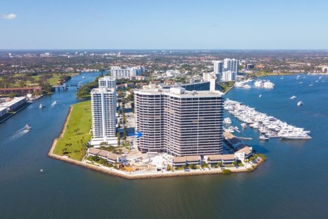 Copropriété à vendre à North Palm Beach, Floride: 2 chambres, 245.82 m2 № 1188659 - photo 1
