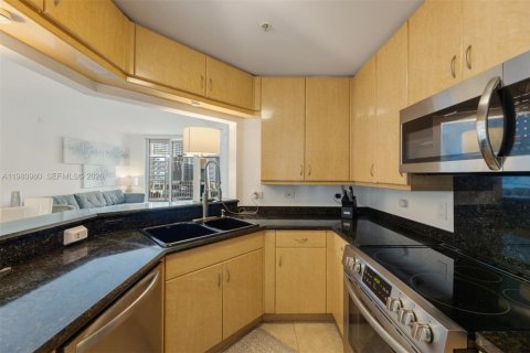 Condominio en alquiler en Miami, Florida, 1 dormitorio, 80.17 m2 № 2043715 - foto 7