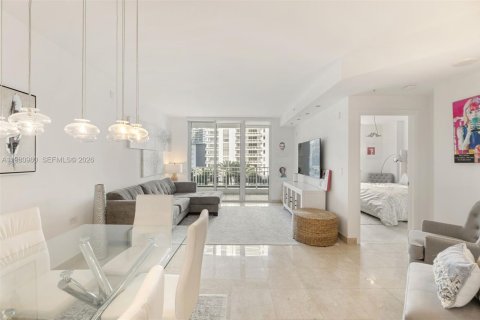 Condominio en alquiler en Miami, Florida, 1 dormitorio, 80.17 m2 № 2043715 - foto 6