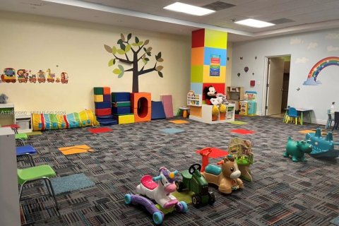 Condominio en alquiler en Miami, Florida, 1 dormitorio, 80.17 m2 № 2043715 - foto 28