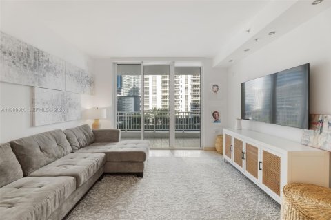 Condominio en alquiler en Miami, Florida, 1 dormitorio, 80.17 m2 № 2043715 - foto 2