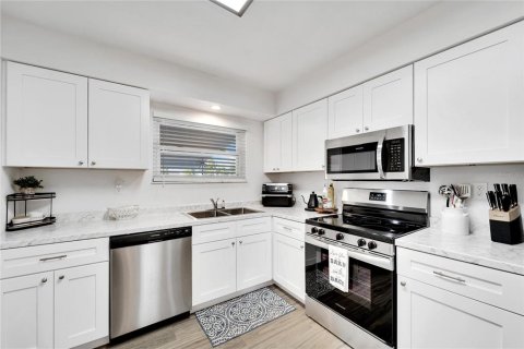 Casa en venta en Sun City Center, Florida, 2 dormitorios, 113.43 m2 № 2386403 - foto 16