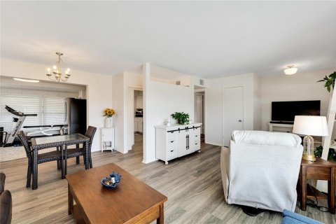 Casa en venta en Sun City Center, Florida, 2 dormitorios, 113.43 m2 № 2386403 - foto 9