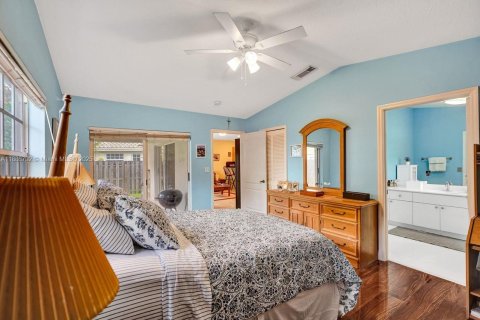 House in Miami, Florida 3 bedrooms, 158.49 sq.m. № 1947329 - photo 30