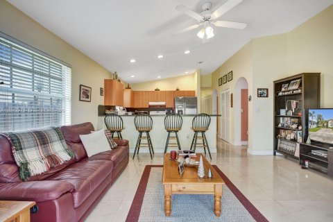 House in Miami, Florida 3 bedrooms, 158.49 sq.m. № 1947329 - photo 15