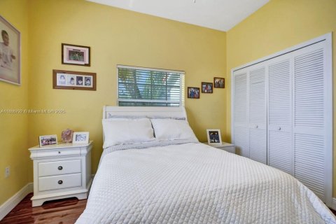 House in Miami, Florida 3 bedrooms, 158.49 sq.m. № 1947329 - photo 25