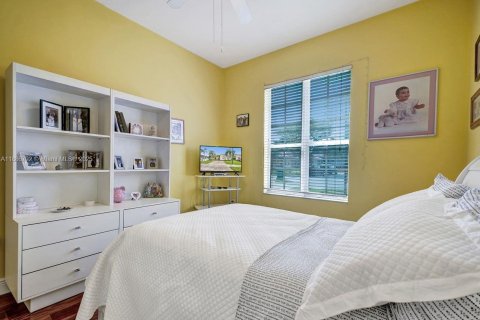 House in Miami, Florida 3 bedrooms, 158.49 sq.m. № 1947329 - photo 24