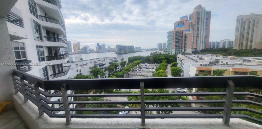 Condominio en Aventura, Florida, 2 dormitorios  № 1705872
