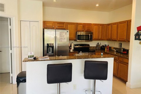 Villa ou maison à louer à Doral, Floride: 4 chambres, 205.96 m2 № 2051471 - photo 9