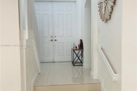 Villa ou maison à louer à Doral, Floride: 4 chambres, 205.96 m2 № 2051471 - photo 3