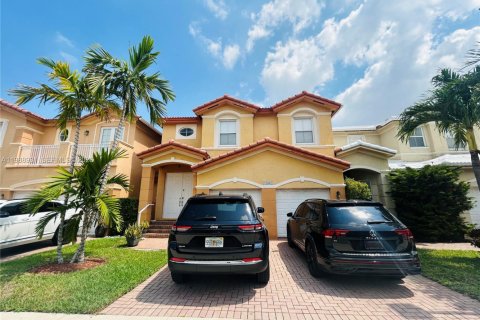 Villa ou maison à louer à Doral, Floride: 4 chambres, 205.96 m2 № 2051471 - photo 2