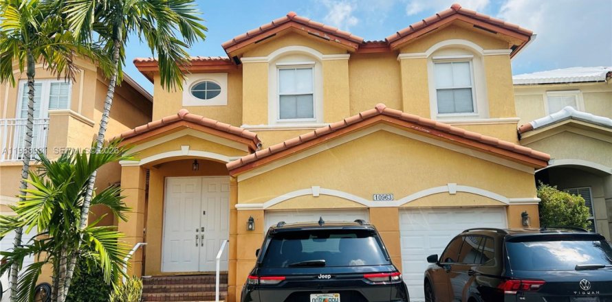 Villa ou maison à Doral, Floride 4 chambres, 205.96 m2 № 2051471