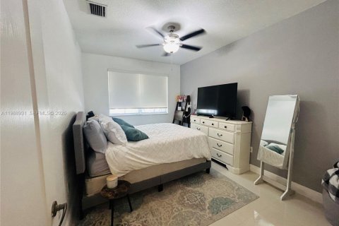 Villa ou maison à louer à Doral, Floride: 4 chambres, 205.96 m2 № 2051471 - photo 17