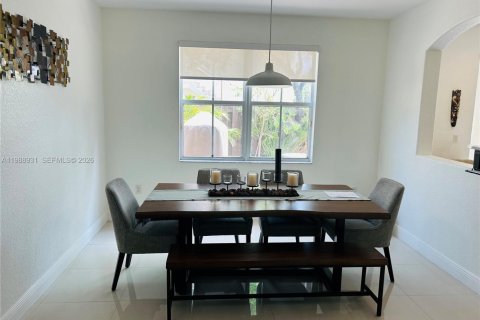 Villa ou maison à louer à Doral, Floride: 4 chambres, 205.96 m2 № 2051471 - photo 7