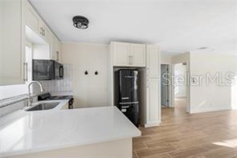 Снять в аренду квартиру в Сент-Питерсберг, Флорида 3 комнаты, 83.61м2, № 2148961 - фото 15