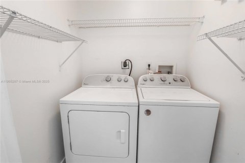 Снять в аренду кондоминиум в Дейви, Флорида 3 спальни, 115.85м2, № 1956113 - фото 11