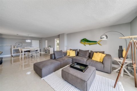 Copropriété à vendre à Hollywood, Floride: 2 chambres, 119.57 m2 № 2002541 - photo 2
