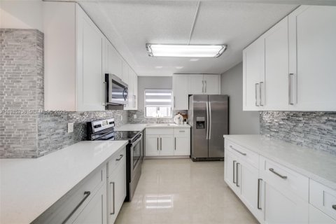 Copropriété à vendre à Hollywood, Floride: 2 chambres, 119.57 m2 № 2002541 - photo 8