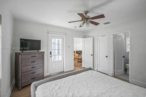 Купить виллу или дом в Майами-Шорс, Флорида 3 спальни, 140.75м2, № 1986970 - фото 11