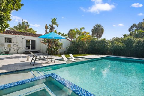 Купить виллу или дом в Майами-Шорс, Флорида 3 спальни, 140.75м2, № 1986970 - фото 5