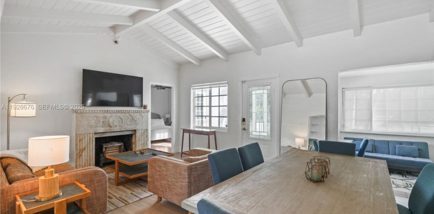 Дом в Майами-Шорс, Флорида 3 спальни, 140.75м2 № 1986970