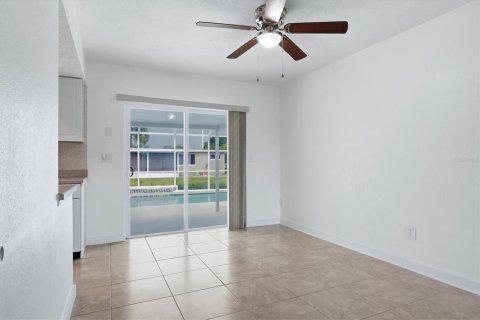 Villa ou maison à vendre à Port Charlotte, Floride: 2 chambres, 106.84 m2 № 2396724 - photo 15
