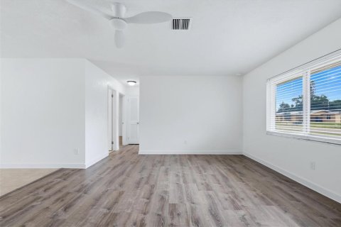Villa ou maison à vendre à Port Charlotte, Floride: 2 chambres, 106.84 m2 № 2396724 - photo 12