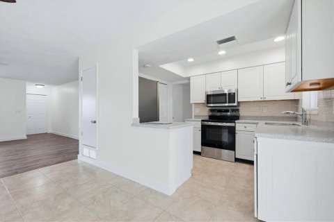 Villa ou maison à vendre à Port Charlotte, Floride: 2 chambres, 106.84 m2 № 2396724 - photo 16