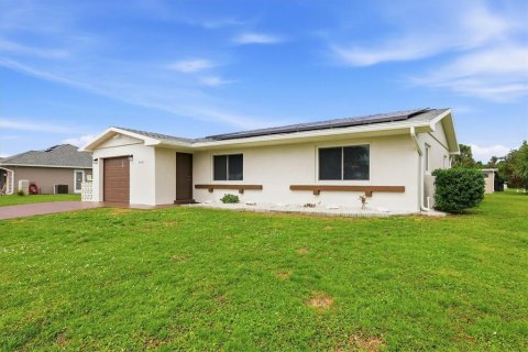 Villa ou maison à vendre à Port Charlotte, Floride: 2 chambres, 106.84 m2 № 2396724 - photo 2