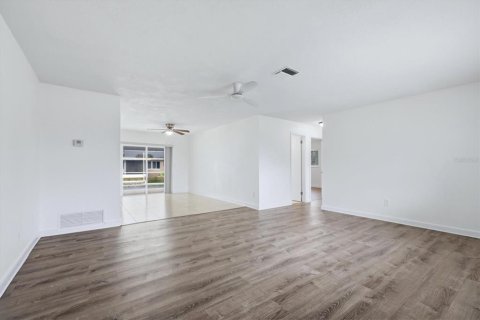 Villa ou maison à vendre à Port Charlotte, Floride: 2 chambres, 106.84 m2 № 2396724 - photo 10